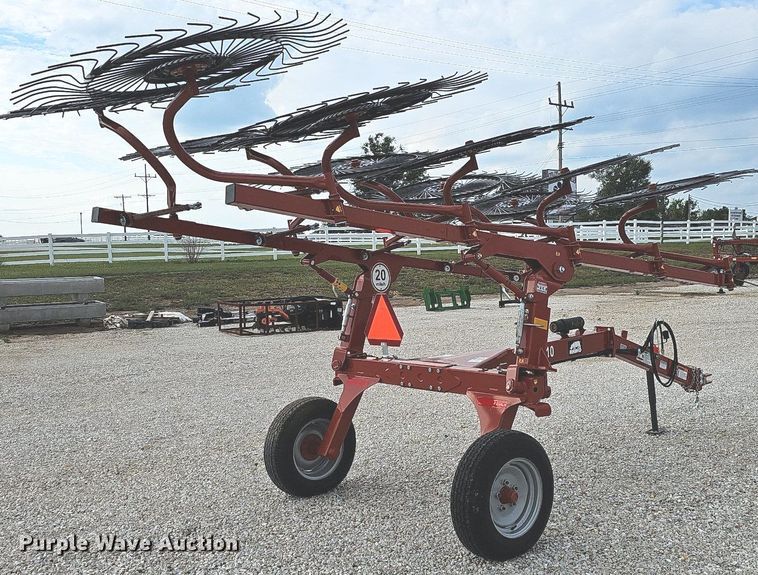 image for item OG9434 Rhino VR10  hay rake