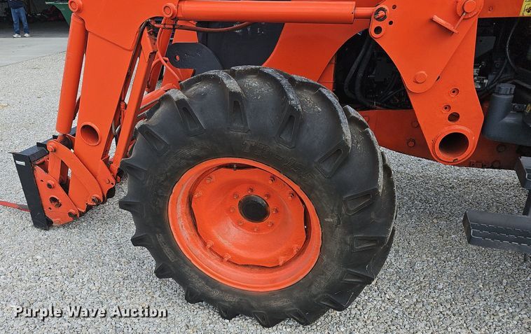 image for item OG9438 Kubota M108S  MFWD tractor