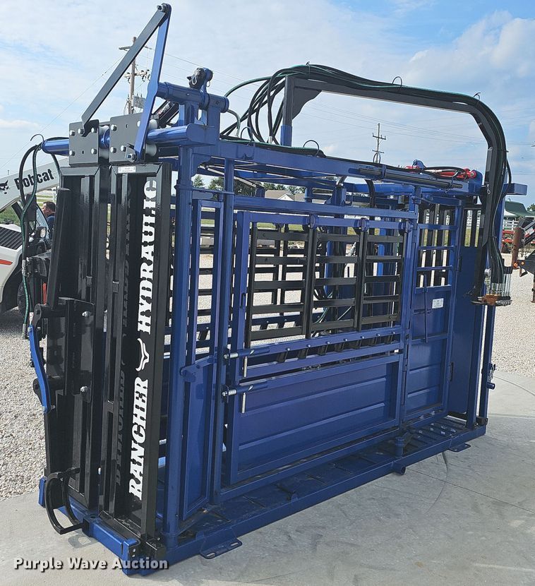 image for item OG9439 The Rancher Hydraulic Livestock Chute  unused