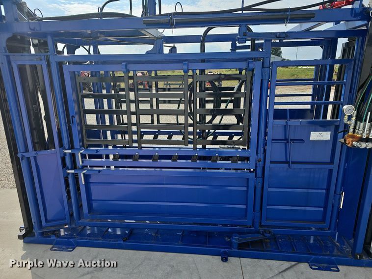 image for item OG9439 The Rancher Hydraulic Livestock Chute  unused