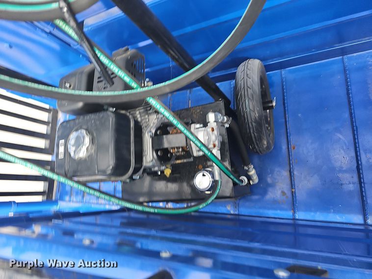 image for item OG9439 The Rancher Hydraulic Livestock Chute  unused