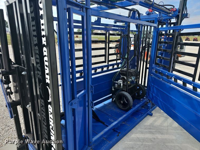 image for item OG9439 The Rancher Hydraulic Livestock Chute  unused