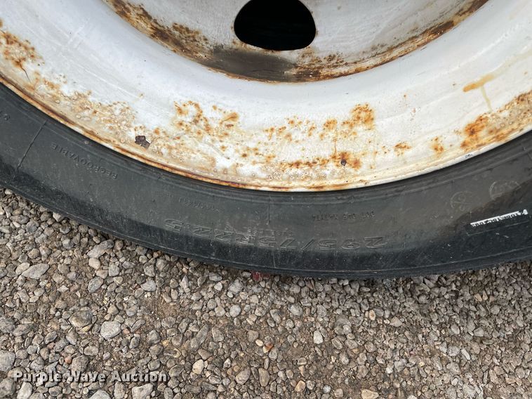 image for item NY9844 2012 Wabash  dry van trailer