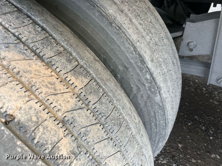 image for item NY9844 2012 Wabash  dry van trailer