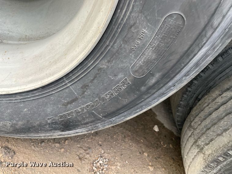 image for item NY9845 2010 Wabash  dry van trailer