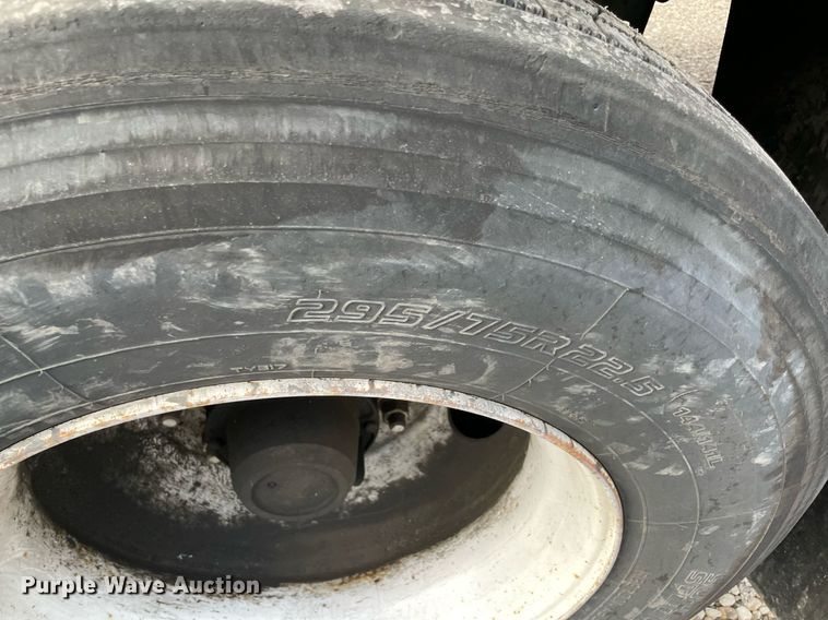 image for item NY9846 2010 Wabash  dry van trailer