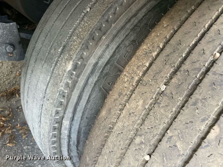 image for item NY9849 2012 Wabash  dry van trailer