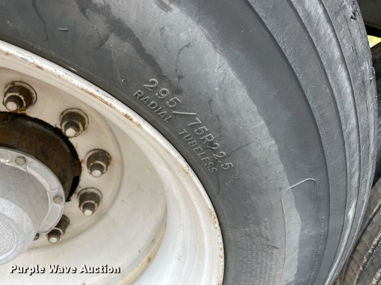 image for item NY9851 2013 Wabash  dry van trailer