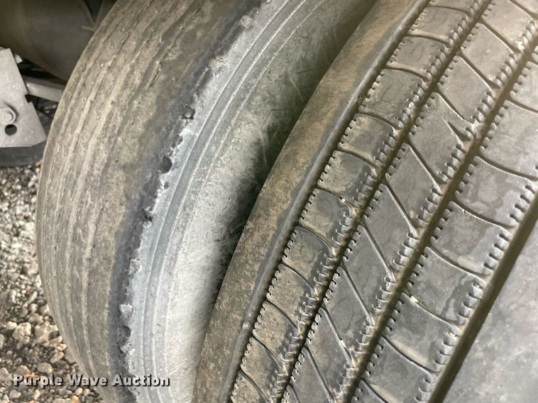 image for item NY9851 2013 Wabash  dry van trailer