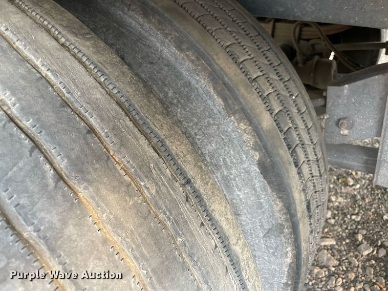 image for item NY9851 2013 Wabash  dry van trailer