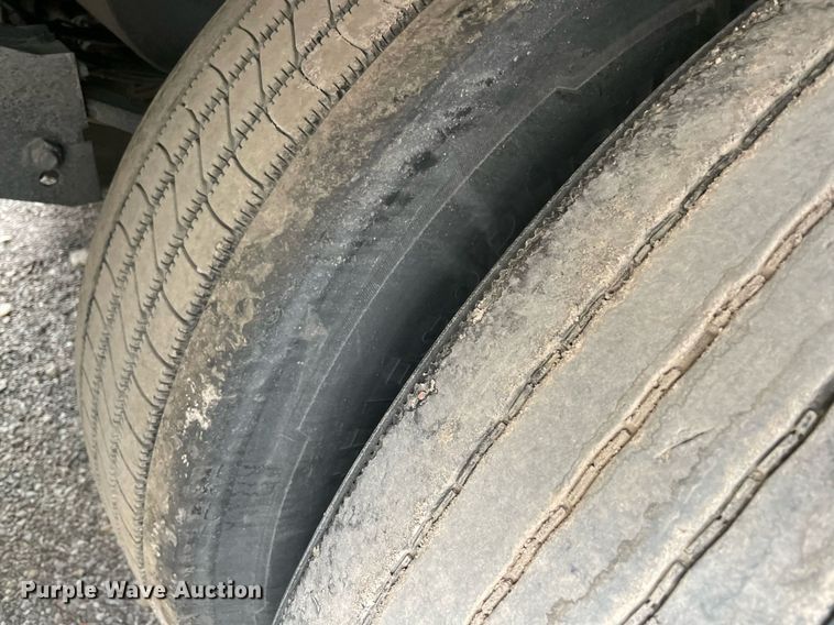 image for item NY9852 2013 Wabash  dry van trailer