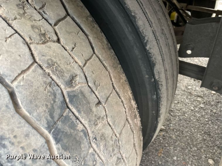 image for item NY9852 2013 Wabash  dry van trailer