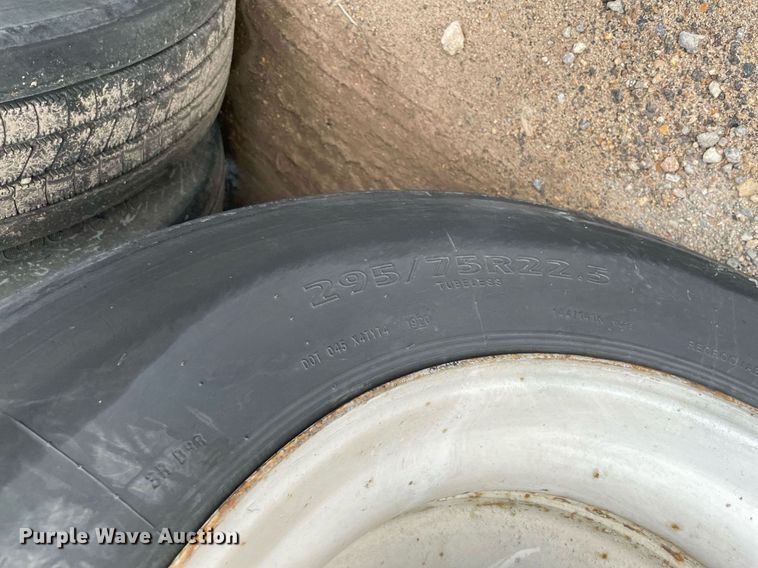 image for item NY9853 2012 Wabash  dry van trailer