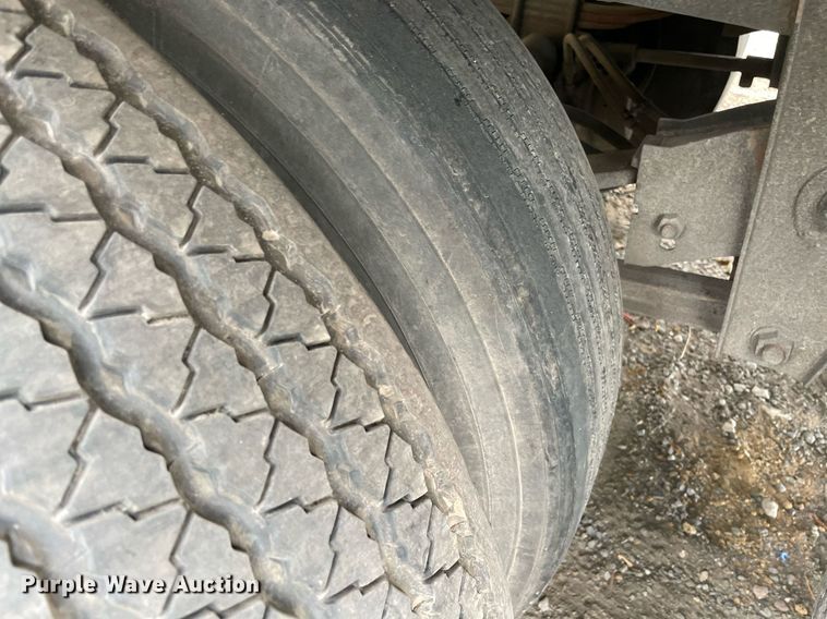 image for item NY9856 2010 Wabash  dry van trailer