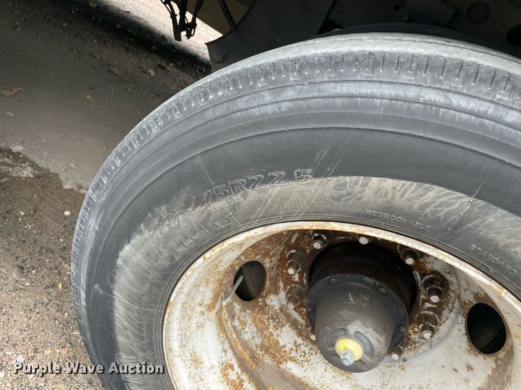 image for item NY9858 2010 Wabash  dry van trailer