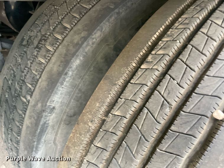 image for item NY9860 2010 Wabash  dry van trailer