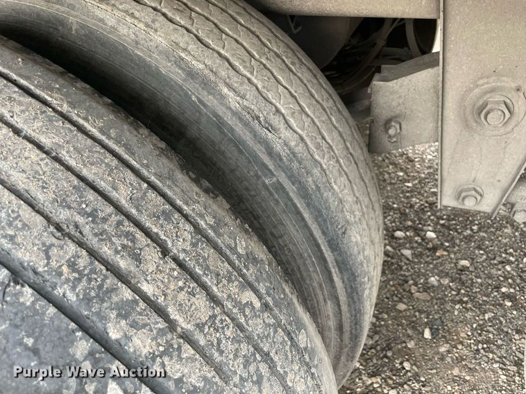 image for item NY9865 2012 Wabash  dry van trailer