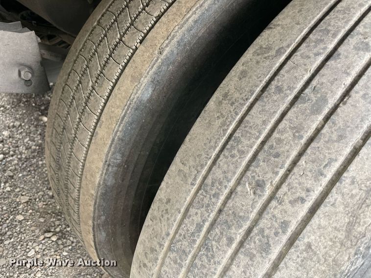 image for item NY9865 2012 Wabash  dry van trailer