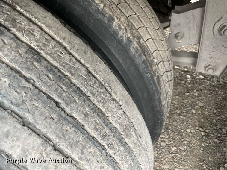 image for item NY9865 2012 Wabash  dry van trailer