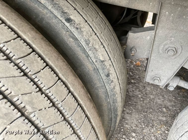 image for item NY9867 2012 Wabash  dry van trailer