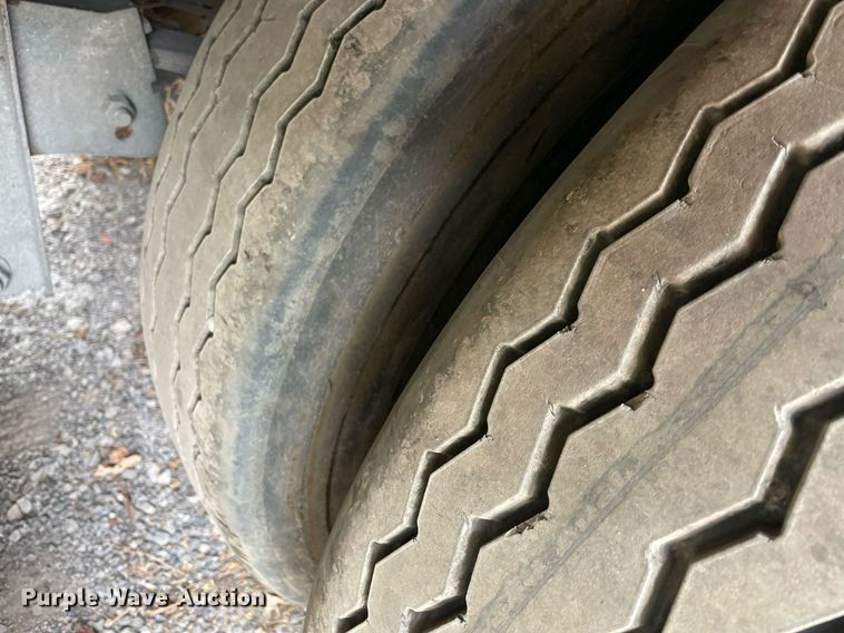 image for item NY9867 2012 Wabash  dry van trailer