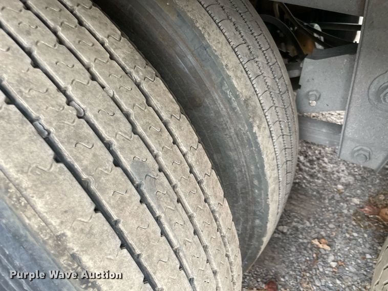 image for item NY9867 2012 Wabash  dry van trailer