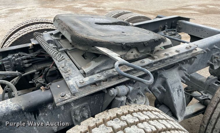 image for item NY9868 2018 Freighliner Cascadia 125  semi truck