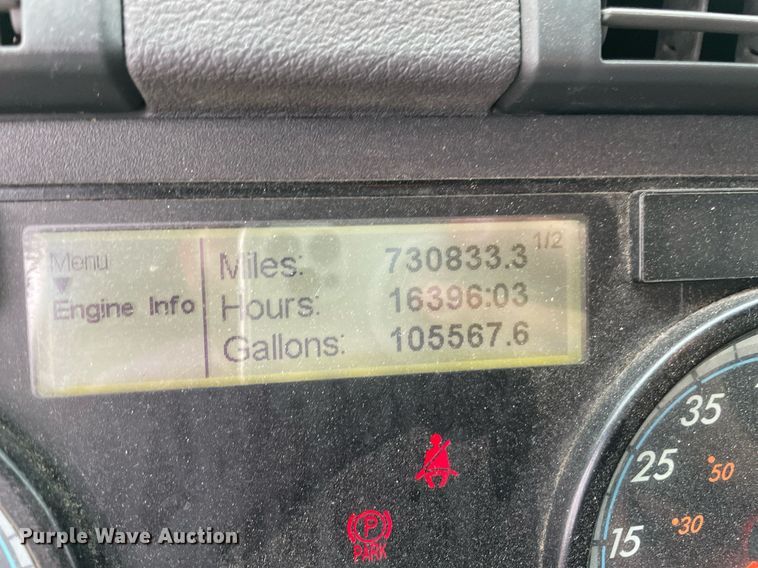 image for item NY9868 2018 Freighliner Cascadia 125  semi truck