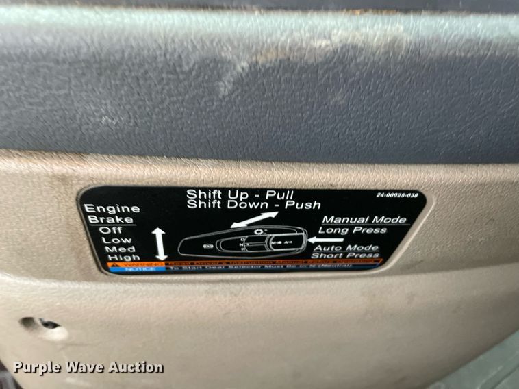 image for item NY9868 2018 Freighliner Cascadia 125  semi truck