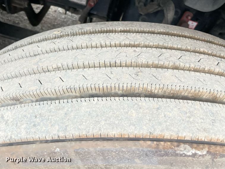 image for item NY9868 2018 Freighliner Cascadia 125  semi truck