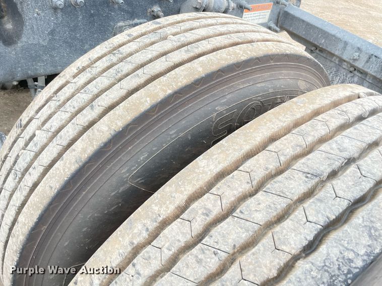 image for item NY9868 2018 Freighliner Cascadia 125  semi truck