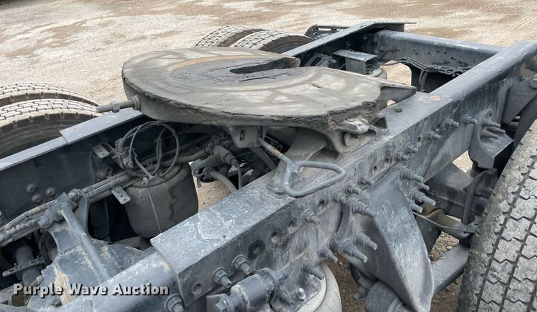 image for item NY9869 2016 Freighliner Cascadia 125  semi truck