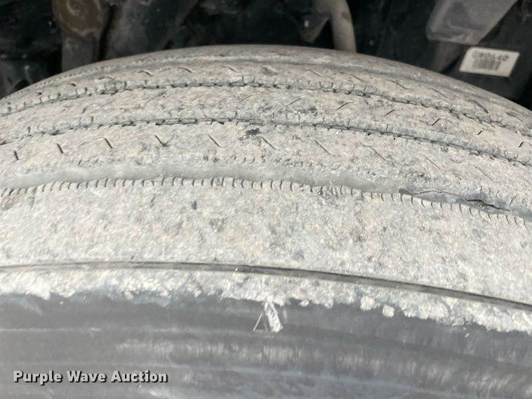 image for item NY9869 2016 Freighliner Cascadia 125  semi truck