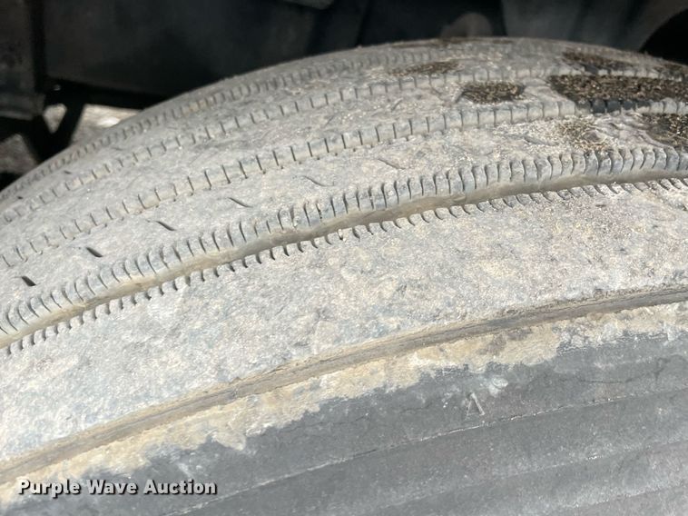 image for item NY9869 2016 Freighliner Cascadia 125  semi truck