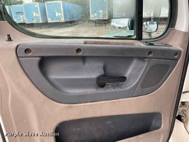 image for item NY9870 2013 Freightliner Cascadia 125  semi truck