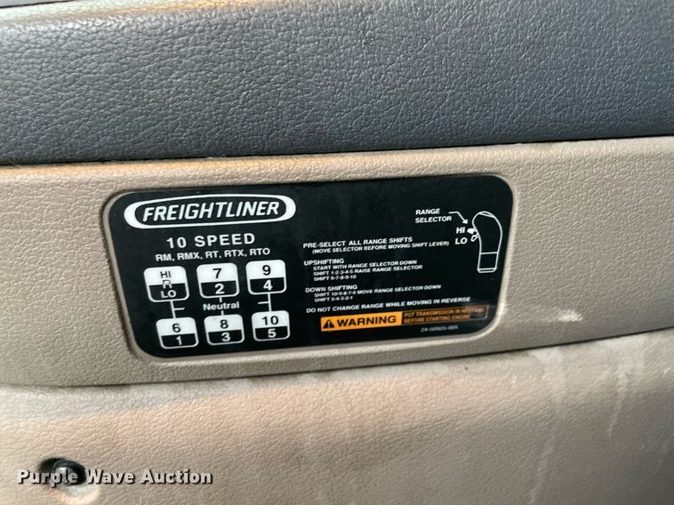 image for item NY9870 2013 Freightliner Cascadia 125  semi truck