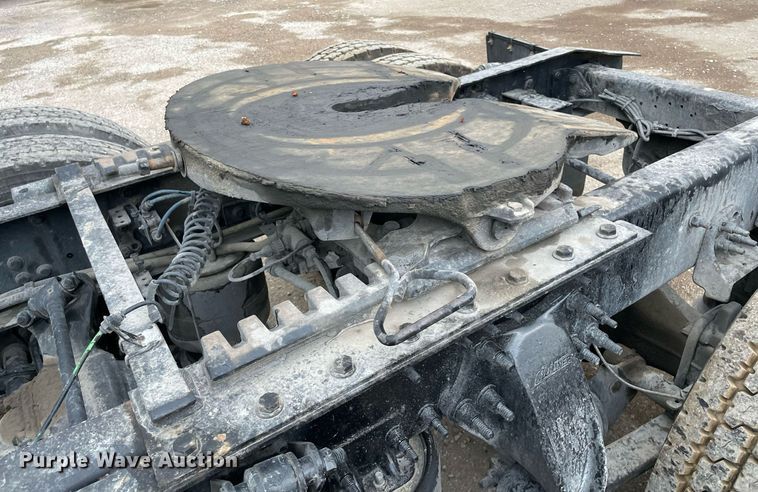 image for item NY9871 2015 Freightliner Cascadia 125  semi truck