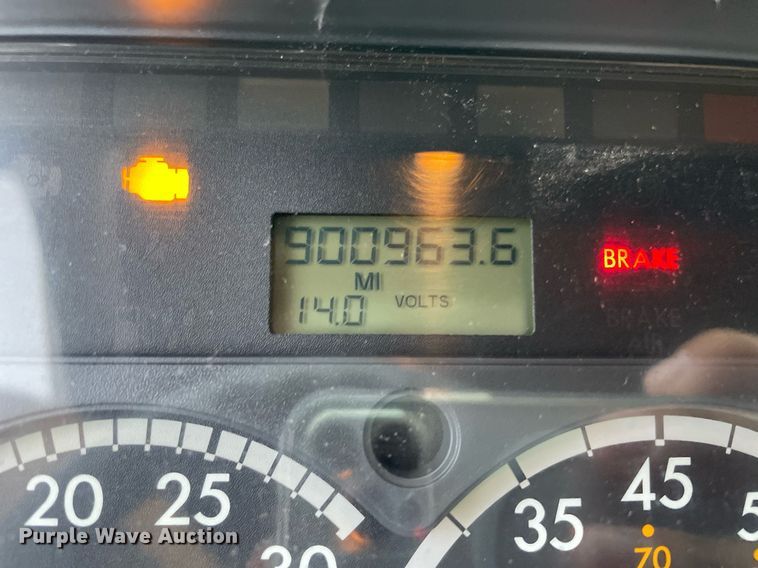 image for item NY9871 2015 Freightliner Cascadia 125  semi truck