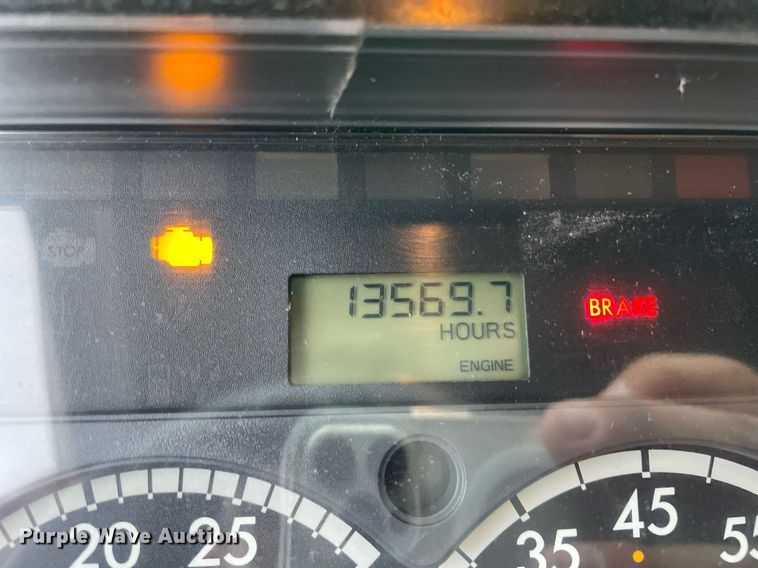 image for item NY9871 2015 Freightliner Cascadia 125  semi truck