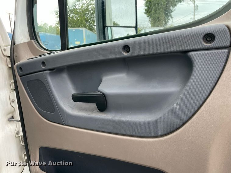 image for item NY9871 2015 Freightliner Cascadia 125  semi truck