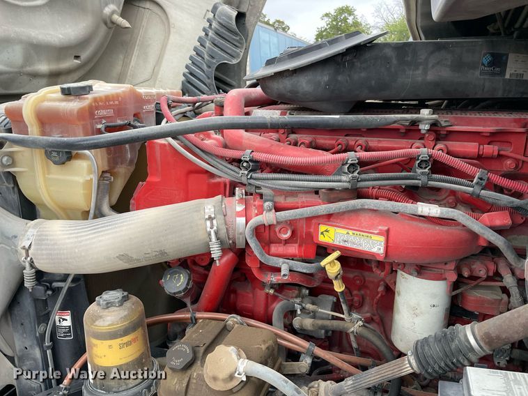 image for item NY9871 2015 Freightliner Cascadia 125  semi truck