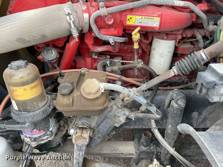 image for item NY9871 2015 Freightliner Cascadia 125  semi truck