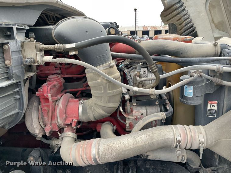 image for item NY9871 2015 Freightliner Cascadia 125  semi truck