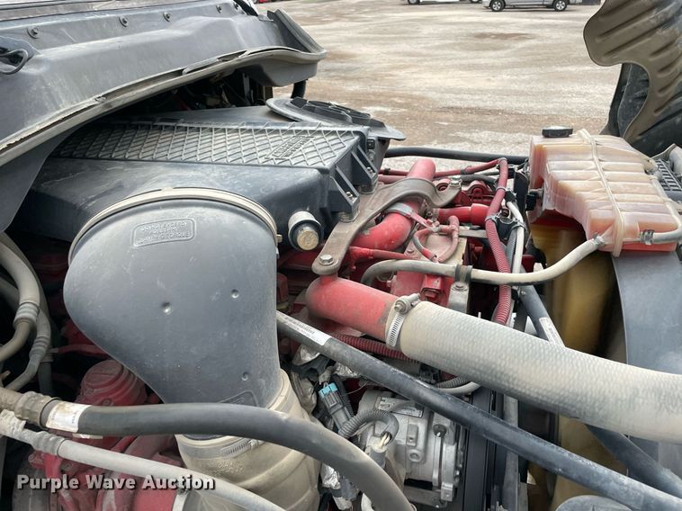 image for item NY9871 2015 Freightliner Cascadia 125  semi truck