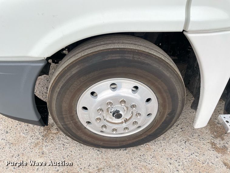 image for item NY9871 2015 Freightliner Cascadia 125  semi truck