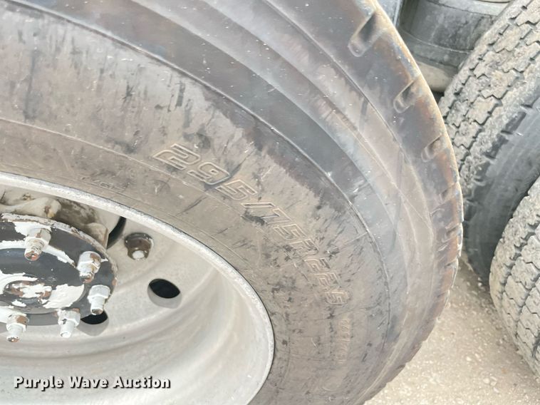 image for item NY9871 2015 Freightliner Cascadia 125  semi truck