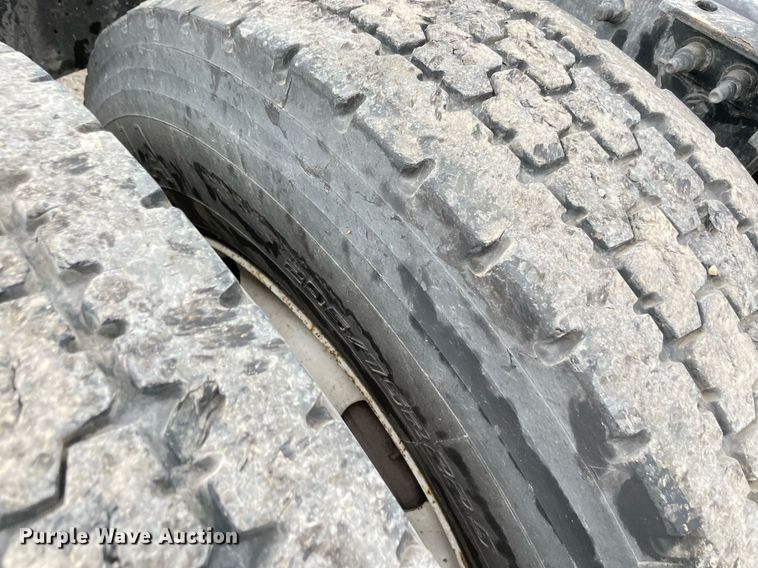 image for item NY9871 2015 Freightliner Cascadia 125  semi truck