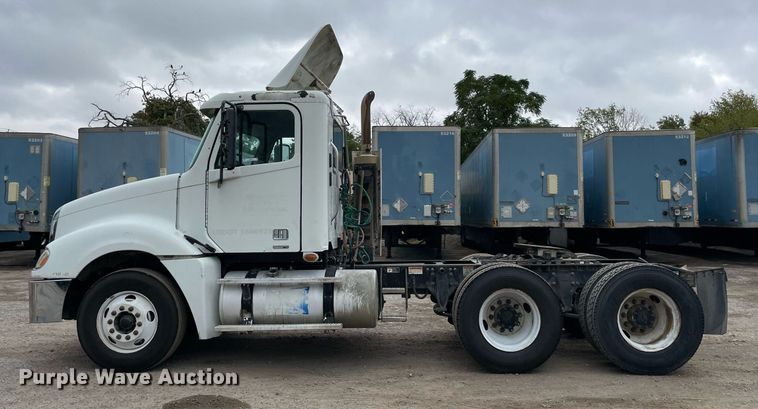 image for item NY9872 2008 Freightliner Columbia 120  semi truck