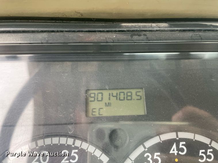 image for item NY9872 2008 Freightliner Columbia 120  semi truck