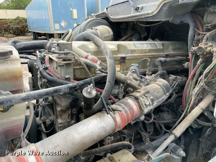 image for item NY9872 2008 Freightliner Columbia 120  semi truck